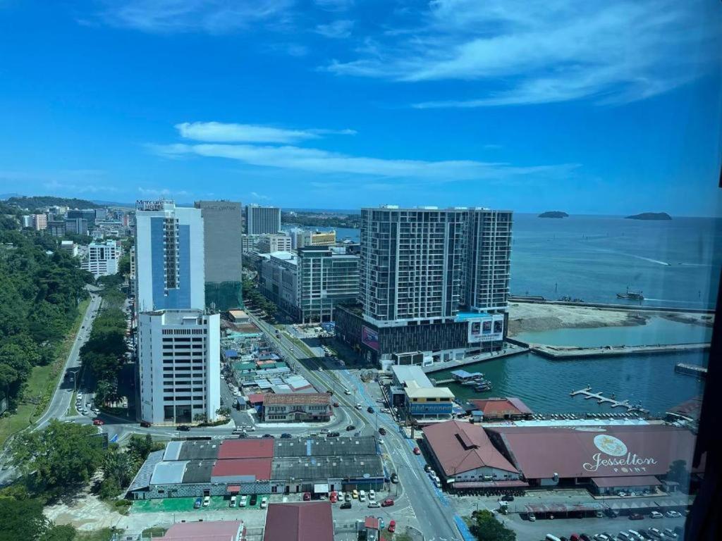 J&w Jesselton Quay, Surla Sabah, Walk To Terminal Jesselton Point Apartment *