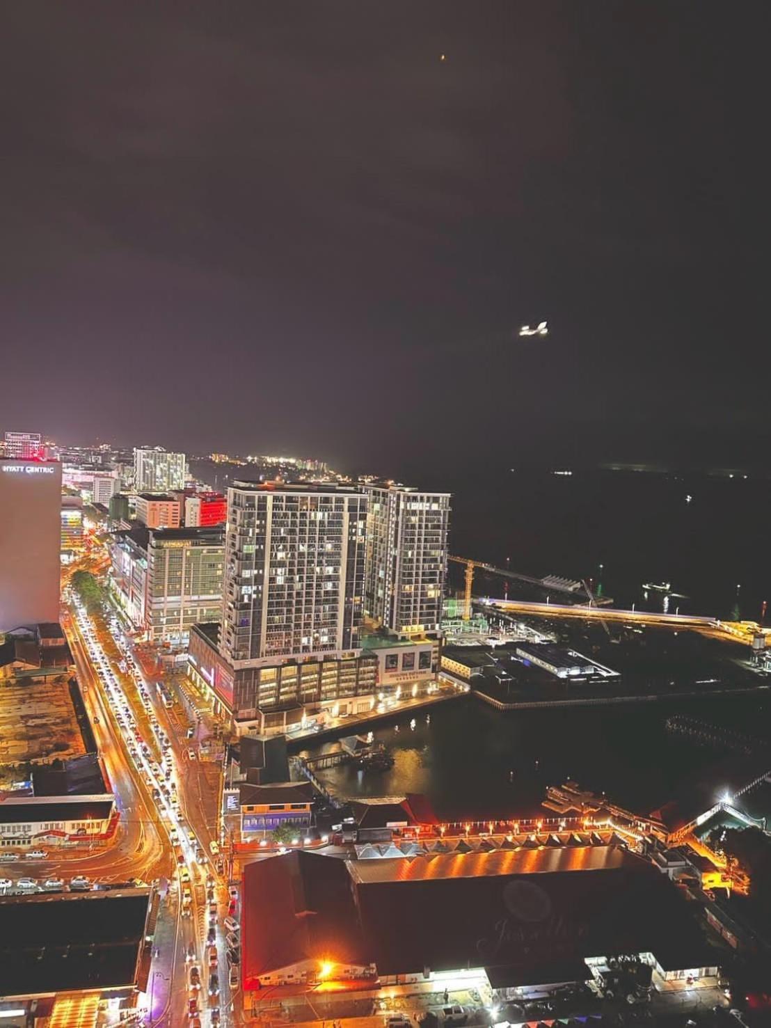 Apartment J&w Jesselton Quay, Surla Sabah, Walk To Terminal Jesselton Point Kota Kinabalu