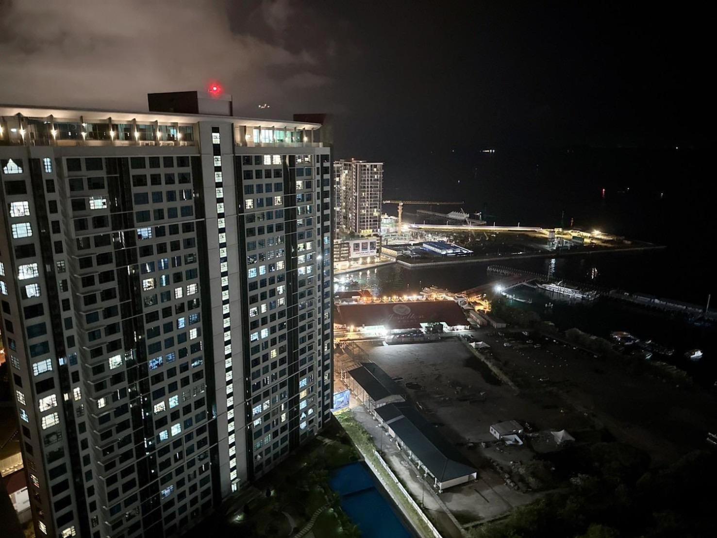 J&w Jesselton Quay, Surla Sabah, Walk To Terminal Jesselton Point Kota Kinabalu
